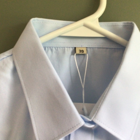 NWT Ladies Button Down Dress Shirt, Light Blue Small - Picture 3 of 9